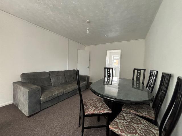 Stirrup Close, Walsall WS5, 2 bed maisonette to rent, £900 pcm | PrimeLocation