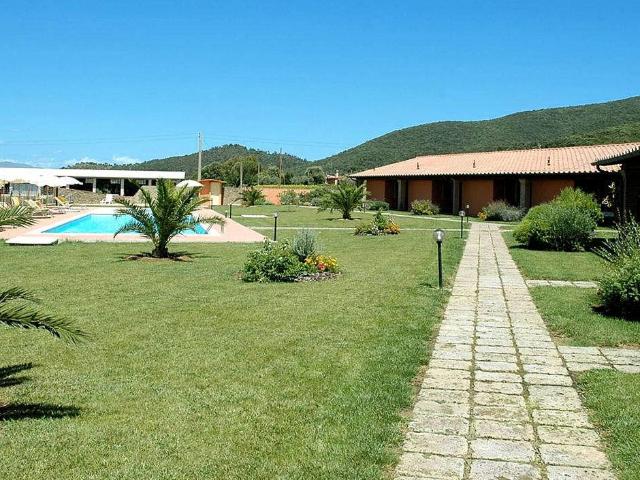 Struttura agrituristica ben avviata con piscine in vendita a. 600m² Scarlino