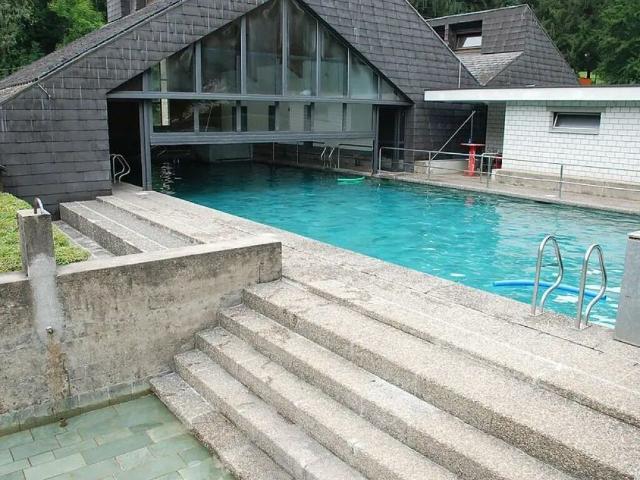 STRUTTURA TURISTICA CON RISTORANTE E PISCINA NEL MALCANTONE