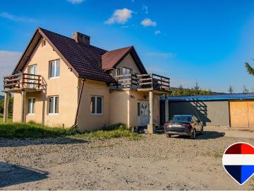 Przestronny dom 189 m² z ogrodem i garażem w Stryszawie