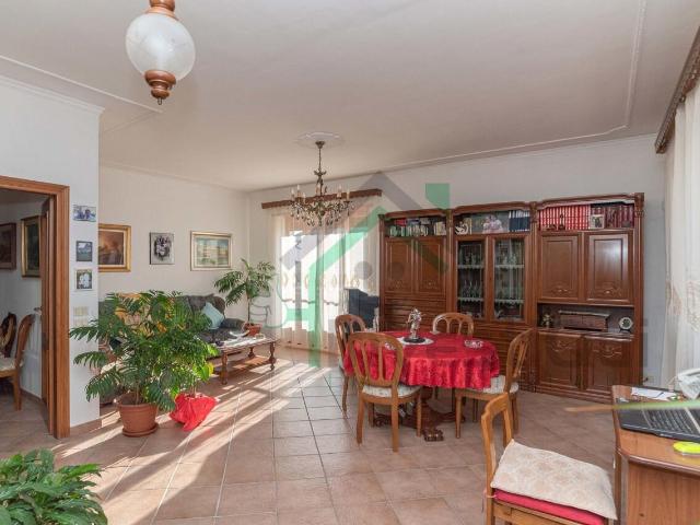 Strada Antica per Ciriè 1515 10 vani 340mq