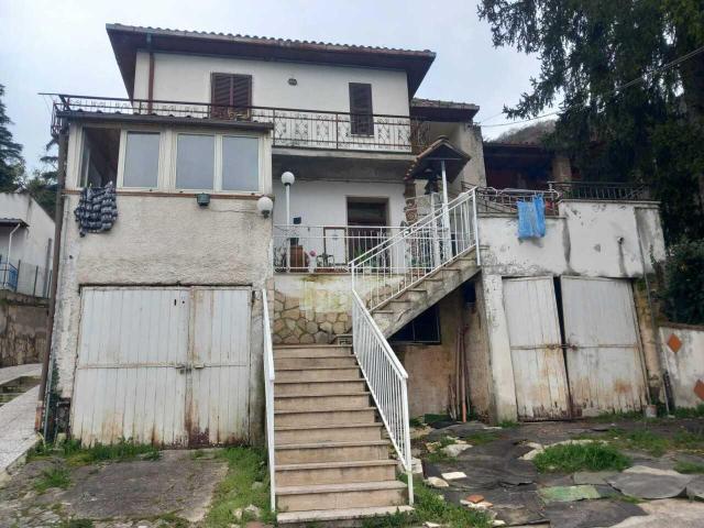 Strada Arci quadrilocale 114mq