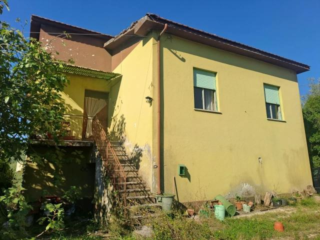 Strada di Cecanibbio 9 vani 150mq