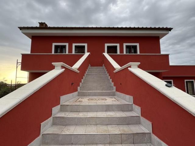 strada di stazzano vecchio 6 vani 120mq