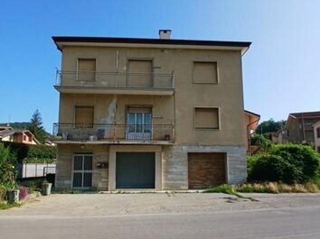 Strada Ferrere 18 6 vani 107mq