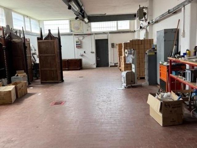 Strada Statale 1 trilocale 400mq