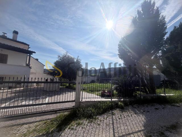 Strada Provinciale 142 trilocale 90mq