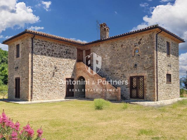 Strada provinciale 373 6 vani 250mq