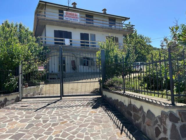 Strada Provinciale del Cavaliere 5 vani 400mq