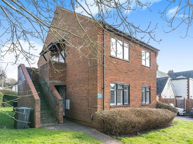 Strafford Close, Harlington 1 bed flat to rent £795 pcm £183 pw