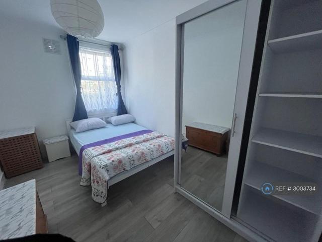 Strafford Road, Hounslow, TW3 4 bed end of terrace house to rent £2,999 pcm £692 pw