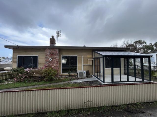 Strahan Living at Lettes Bay with Water Views and a BIG SHED