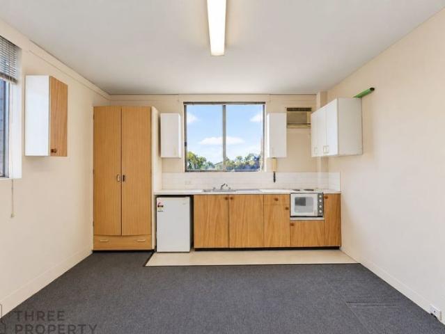 Straightforward Studio