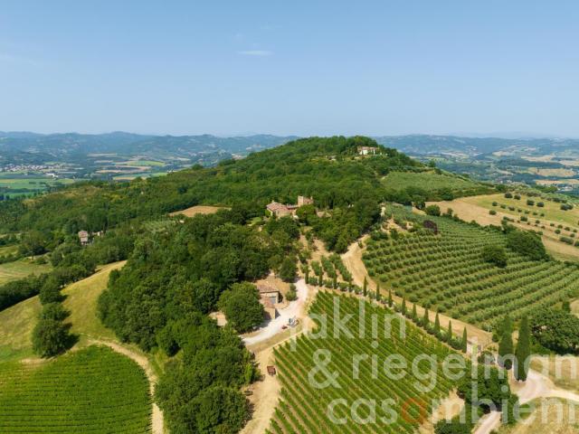 Straordinaria tenuta con cantina privata e produzione d'olio. 1213m² Perugia