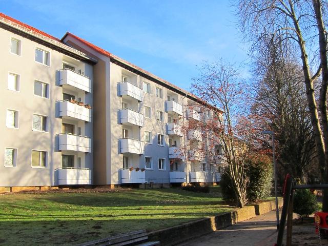 Stralsundstr. 14, 2 L Schöne 3 Zimmer Wohnung mit Balkon! Küchenübernahme ist möglich