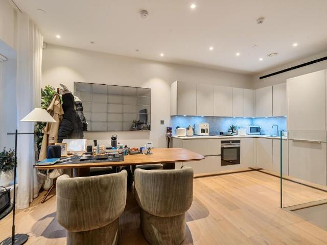 Strand Chambers, The Strand WC2R, 1 bed flat to rent, £3,900 pcm | PrimeLocation