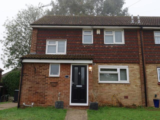 Strand Close House, Meopham. 3 bed semi detached house to rent £1,750 pcm £404 pw