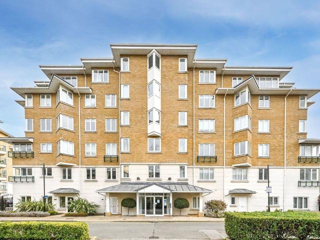 Strand Drive, Kew, Richmond TW9, 3 bed flat to rent, £3,750 pcm | PrimeLocation