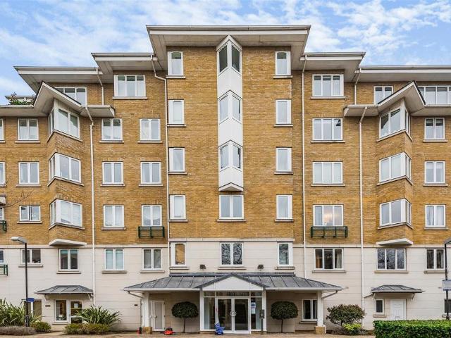 Strand Drive, Kew, Richmond 3 bed apartment to rent £4,500 pcm £1,038 pw