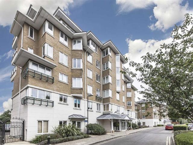Strand Drive, Kew TW9, 3 bed flat to rent, £3,600 pcm | PrimeLocation