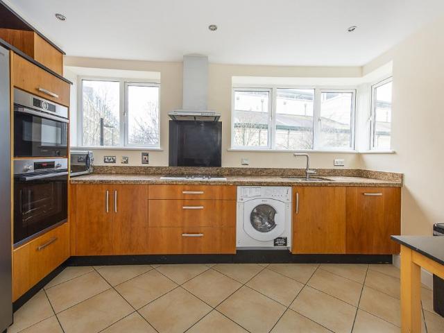 Strand Drive, Richmond TW9 3 bed apartment to rent £3,750 pcm £865 pw