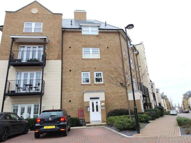 Strand House, 16 Wells View Drive. 1 bed apartment to rent £1,400 pcm £323 pw