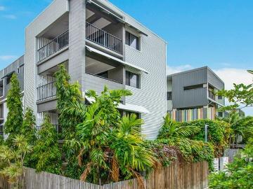 Strand Side Living