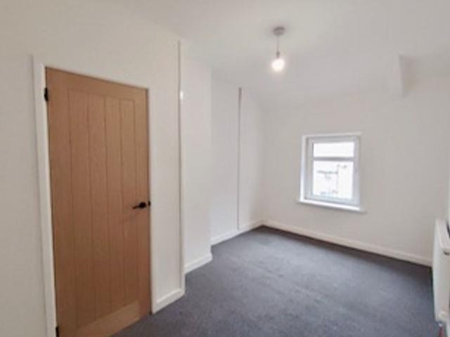 Strand Street, Mountain Ash CF45, 2 bed terraced house to rent, £700 pcm | PrimeLocation