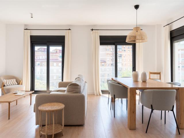 Strand Properties en exclusiva ofrece esta elegante vivienda. 117m² Málaga