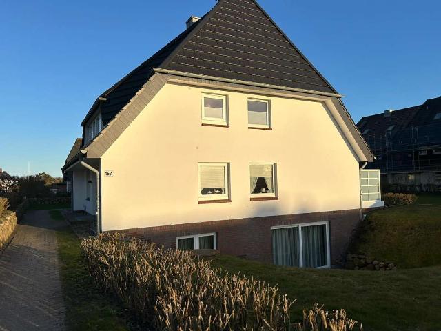 Strandnahe, courtagefreie Eigentumswohnung in Wenningstedt/Sylt mit Terrasse und PKW Stellplatz