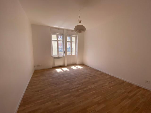 Neudorf – Bel appartement 3 pièces rénové avec balcon et cave