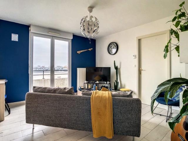 STRASBOURG OUEST 2P avec balcon et garage