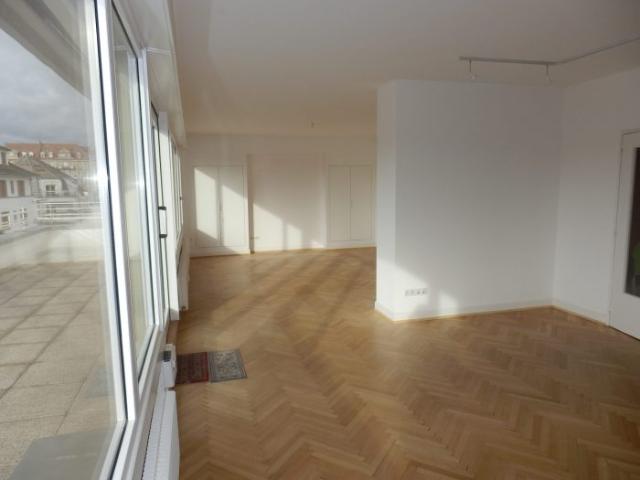 STRASBOURG ORANGERIE, superbe 3/4 Pièces en attique a.