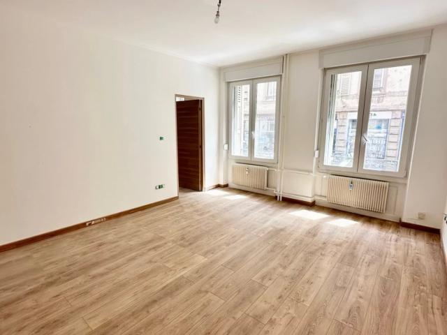 Strasbourg centre Appartement 3p 70m2 entièrement rénové prox