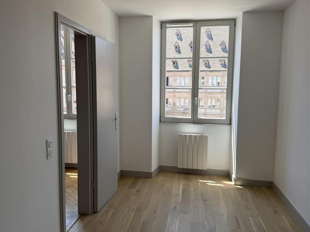 Strasbourg Centre Historique 3 pièces rénové proche cathéd. 74m² Strasbourg