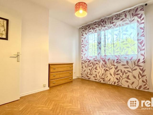 STRASBOURG Rue Curie Appartement 3 pièces avec balcon, cave et garage