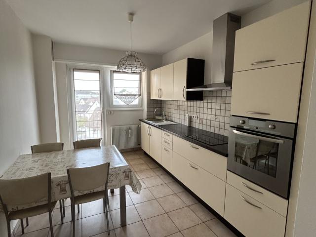 STRASBOURG Stockfeld Appartement 3 pièces de 71m2 avec un balcon, une cave et un garage