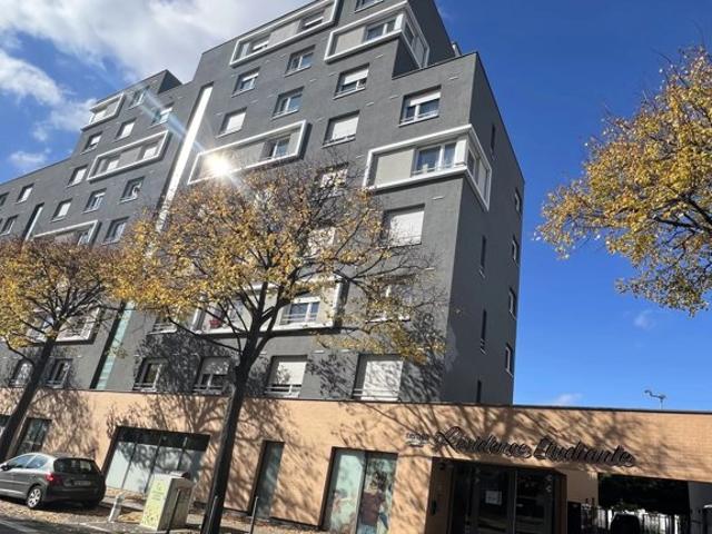STRASBOURG, studio meublé 6ème étage sous bail commercial