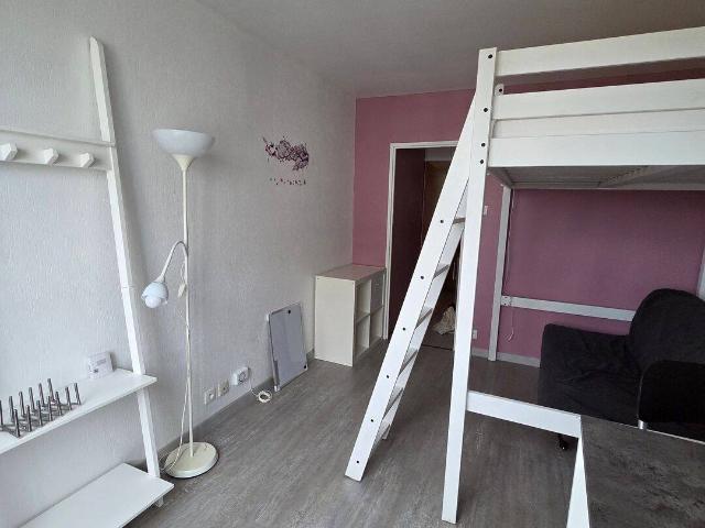 STRASBOURG – STUDIO MEUBLÉ DE 19 M² AVEC VUE SUR LA CATHÉDRALE