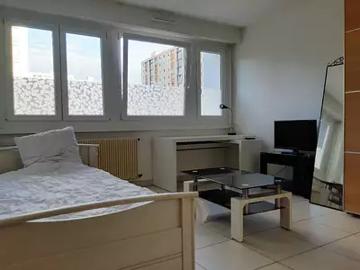 Strasbourg 67000 Location appartement 1 pièce t1 au dernier étage