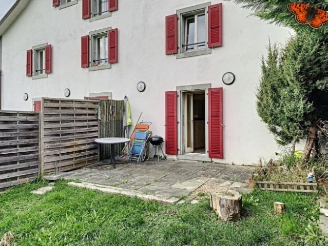 STRASSE – 2½ ZIMMER – Im Erdgeschoss!