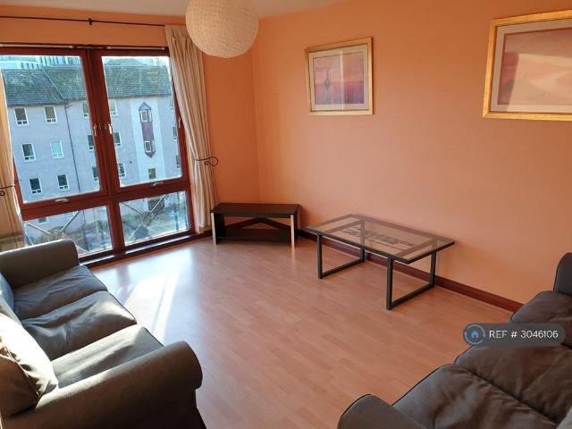 Strawberry Bank Parade, Aberdeen, AB11 2 bed flat to rent £740 pcm £171 pw