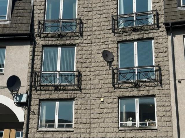 Strawberry Bank Parade, Aberdeen AB11, 2 bed flat to rent, £745 pcm | PrimeLocation