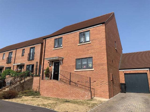Strawberry Fields, Easterton, Devizes 4 bed detached house to rent £1,750 pcm £404 pw