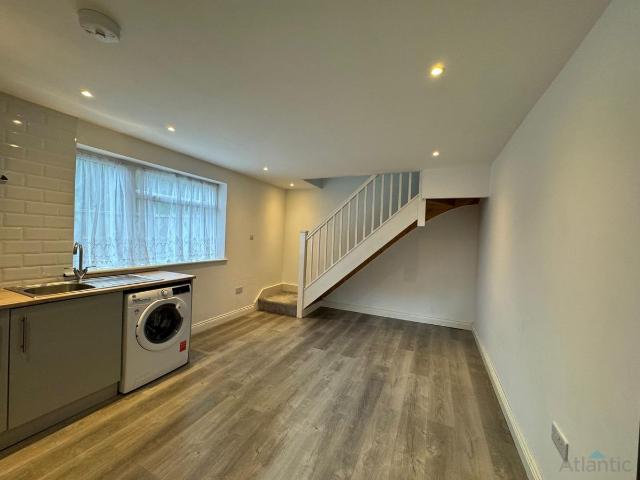 Strawberry Fields, Hatfield AL10, 1 bed end terrace house to rent, £1,395 pcm | PrimeLocation