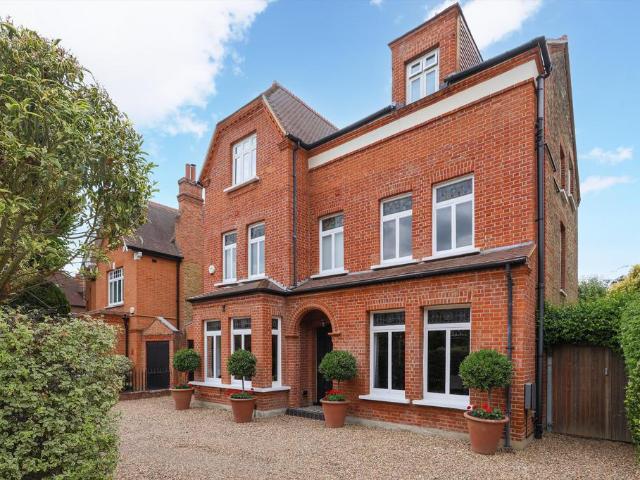 Strawberry Hill Road, Twickenham TW1 5 bed detached house to rent £15,000 pcm £3,462 pw