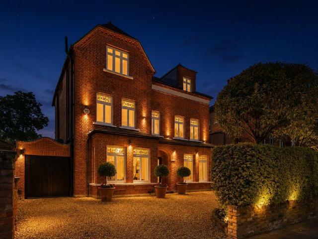 Strawberry Hill Road, Twickenham, TW1 5 bed detached house to rent £15,000 pcm £3,462 pw
