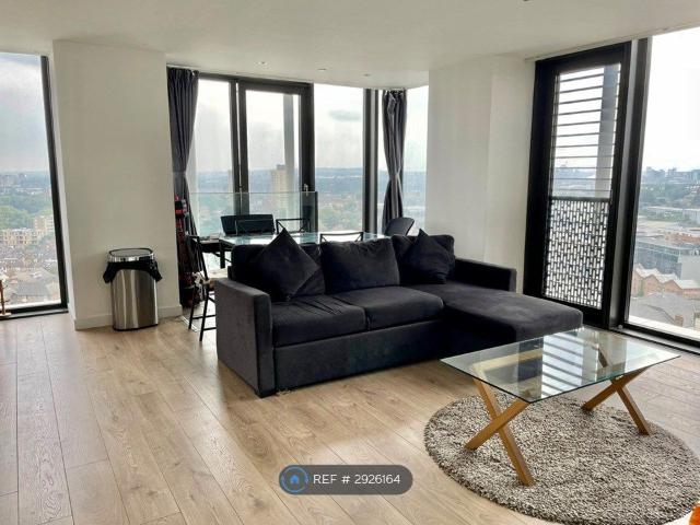 Stratosphere Tower, London E15, 2 bed flat to rent, £2,800 pcm | PrimeLocation