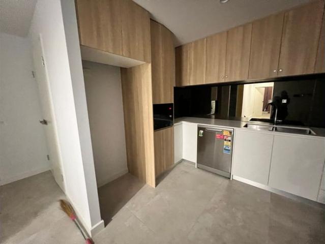 Strata Managed secure and clean amenities close to shops, school and train station