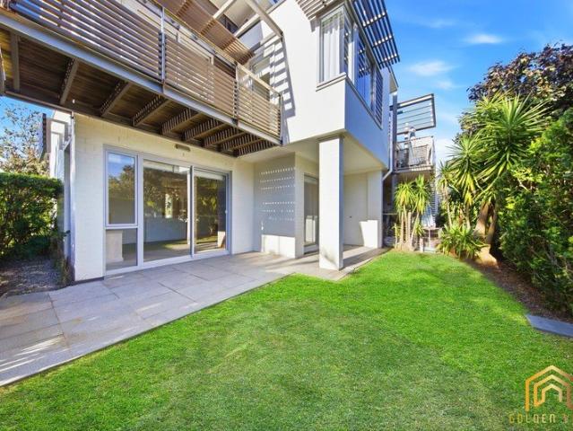Strata Titled Beachside Townhouse in Magenta